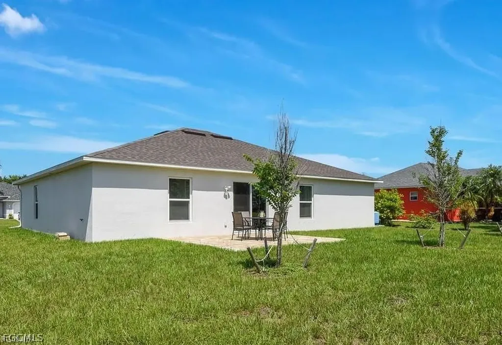 2825 NW 8th Place Cape Coral FL 33993