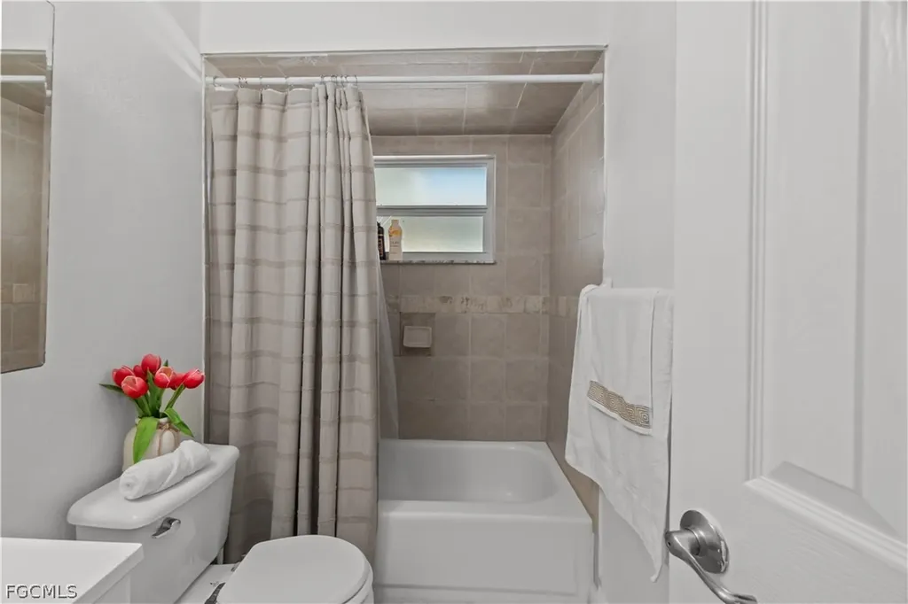 105 SE 44th Terrace Cape Coral FL 33904