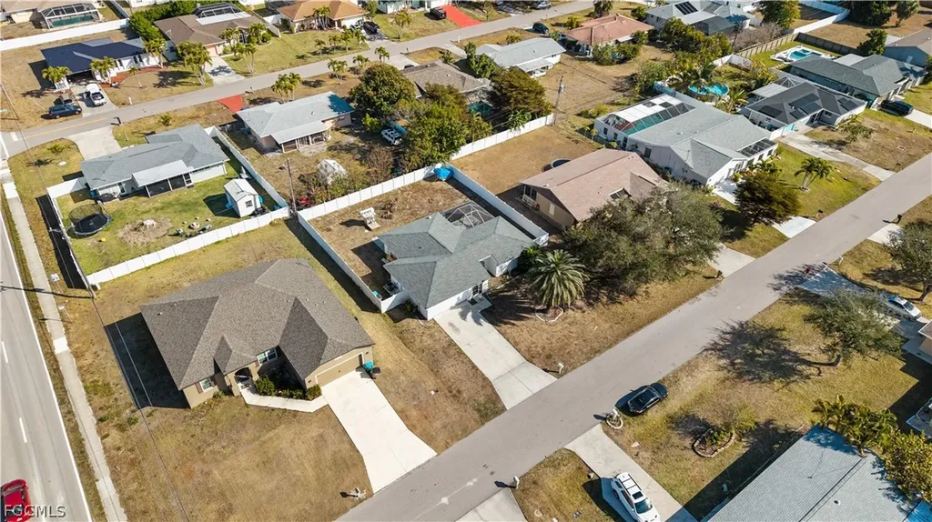 105 SE 44th Terrace Cape Coral FL 33904