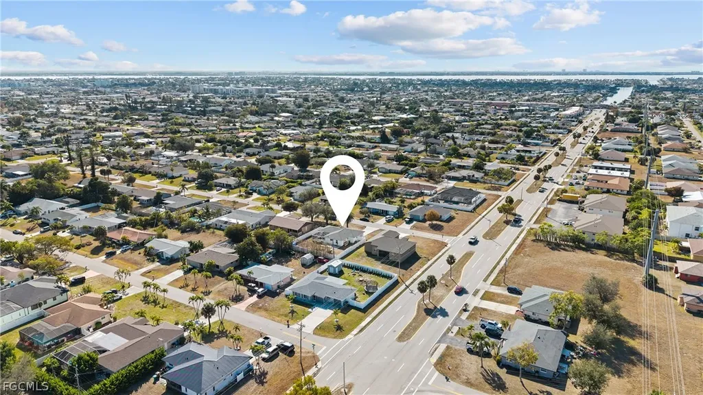105 SE 44th Terrace Cape Coral FL 33904