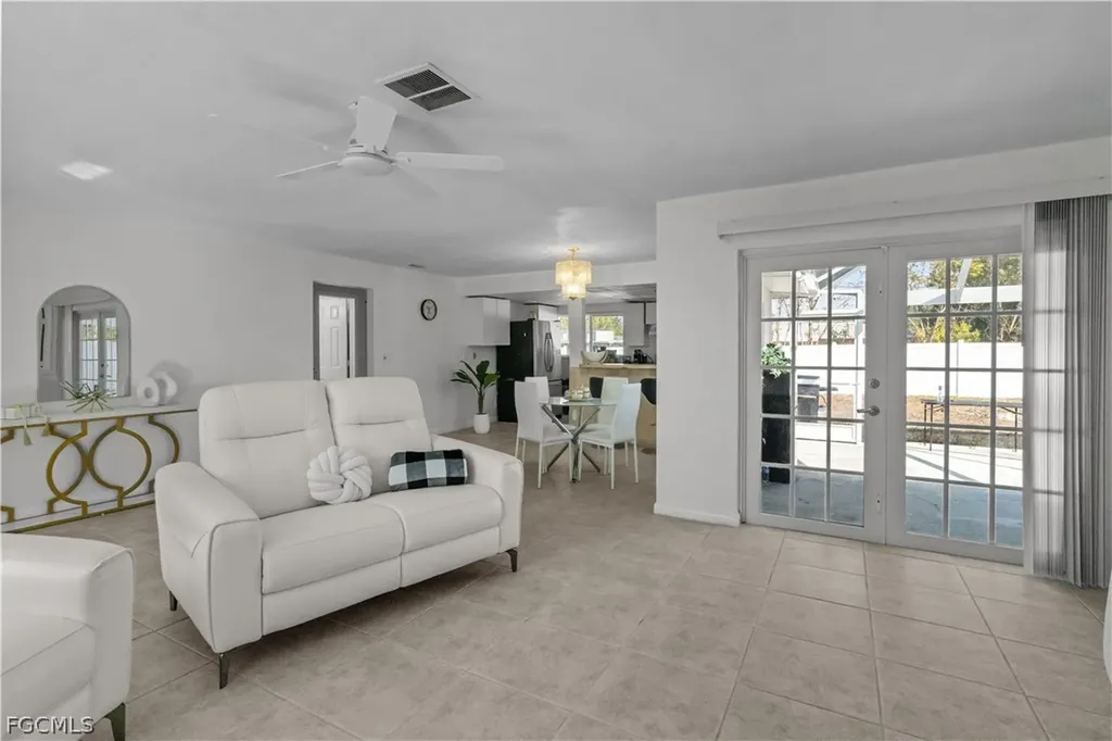 105 SE 44th Terrace Cape Coral FL 33904