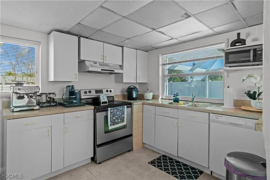 105 SE 44th Terrace Cape Coral FL 33904