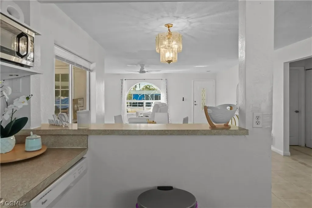 105 SE 44th Terrace Cape Coral FL 33904