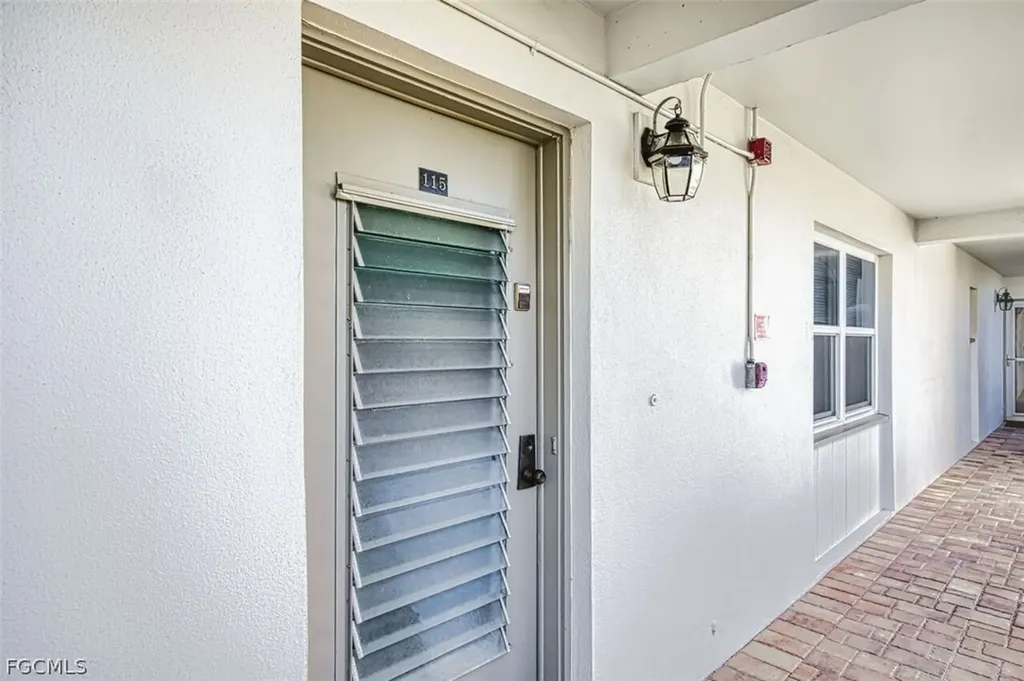 6102 Augusta Drive Fort Myers FL 33907