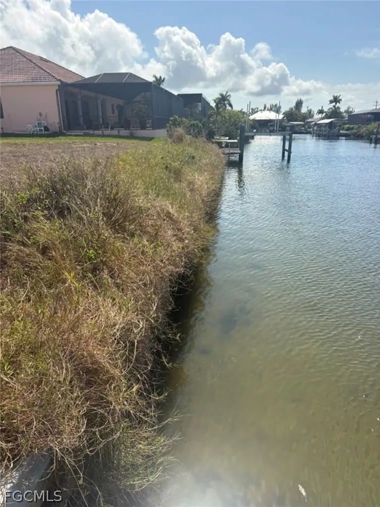 110 NW 39th Avenue Cape Coral FL 33993