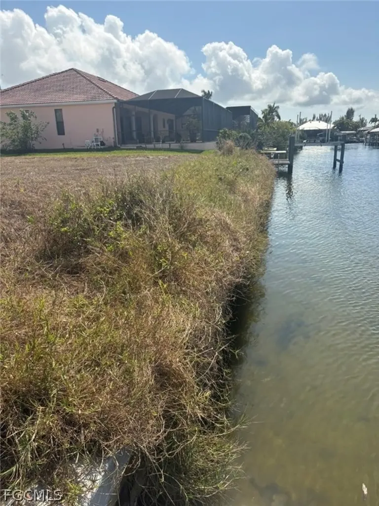 110 NW 39th Avenue Cape Coral FL 33993