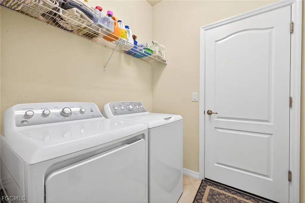2548 Caslotti Way Cape Coral FL 33909