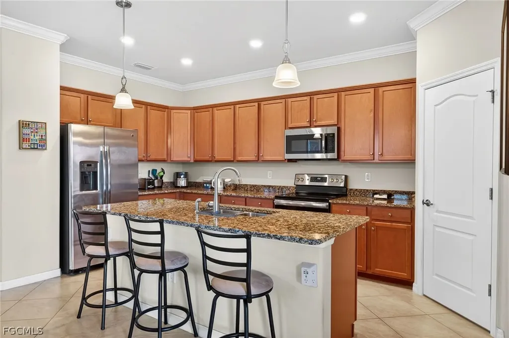 2548 Caslotti Way Cape Coral FL 33909