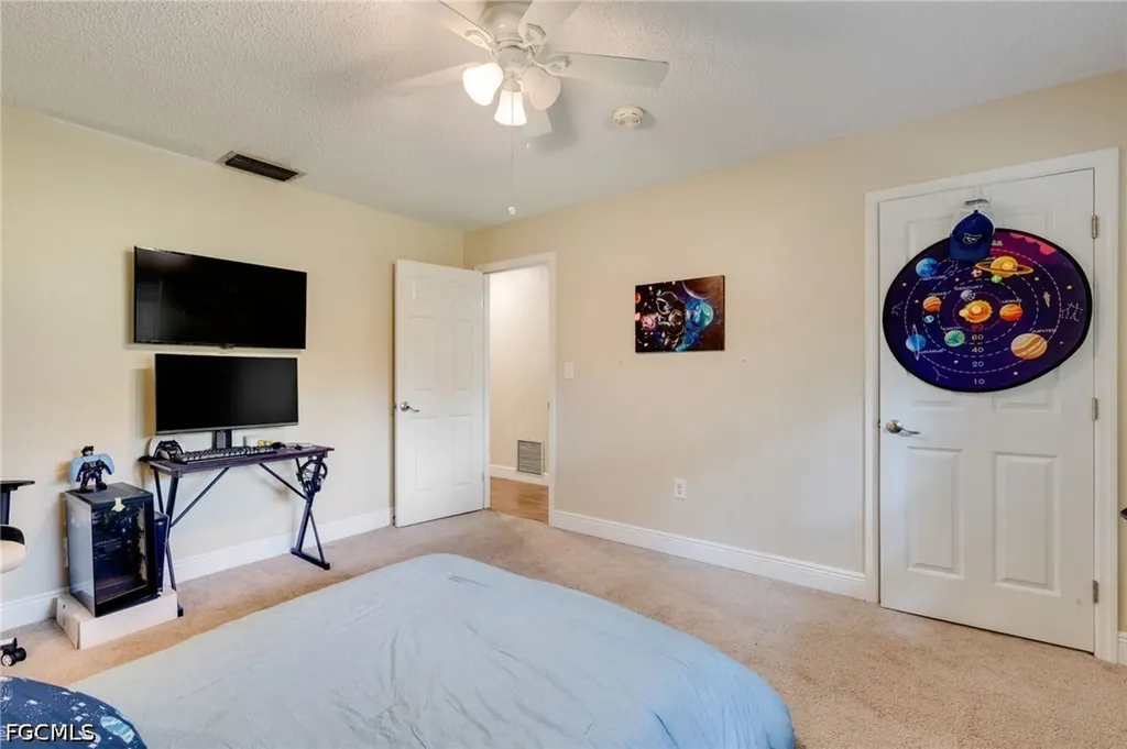 4613 Orange River Loop Road Fort Myers FL 33905