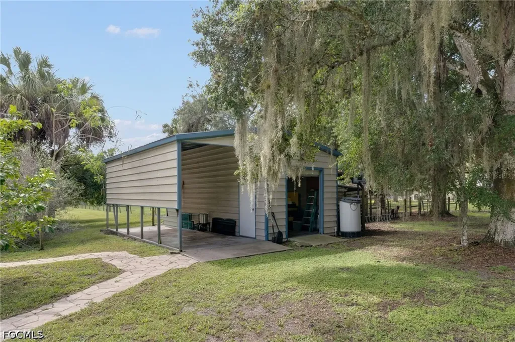 4613 Orange River Loop Road Fort Myers FL 33905
