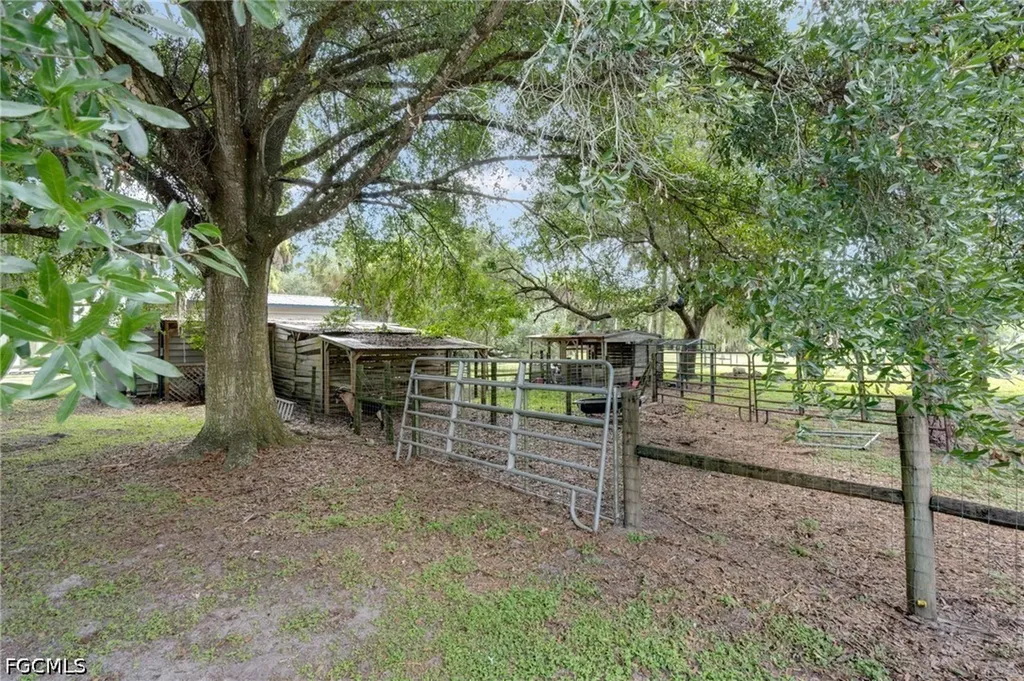 4613 Orange River Loop Road Fort Myers FL 33905