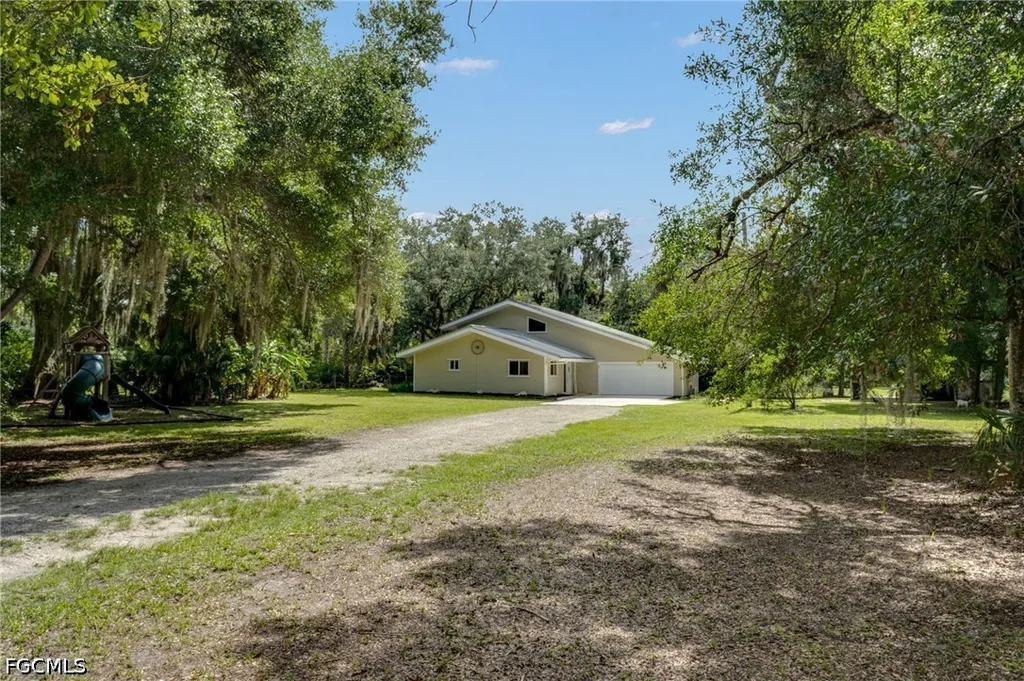4613 Orange River Loop Road Fort Myers FL 33905