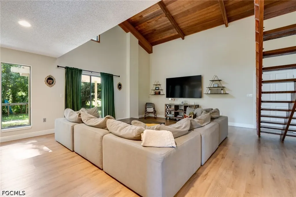 4613 Orange River Loop Road Fort Myers FL 33905
