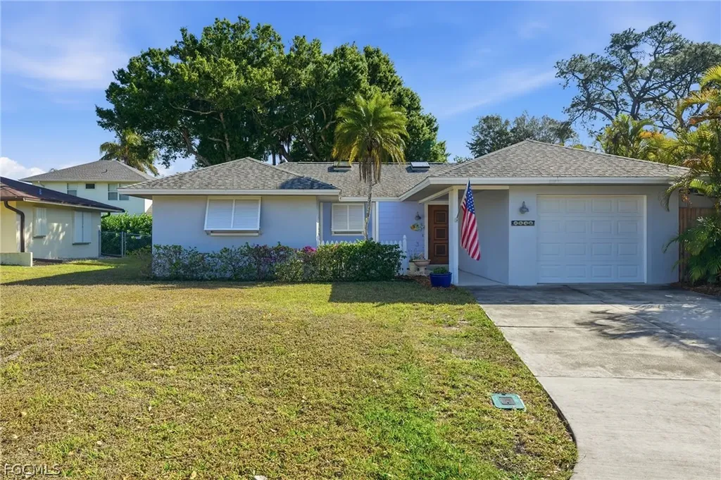 2500 10th Street N Naples FL 34103