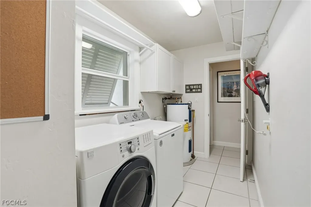 2500 10th Street N Naples FL 34103