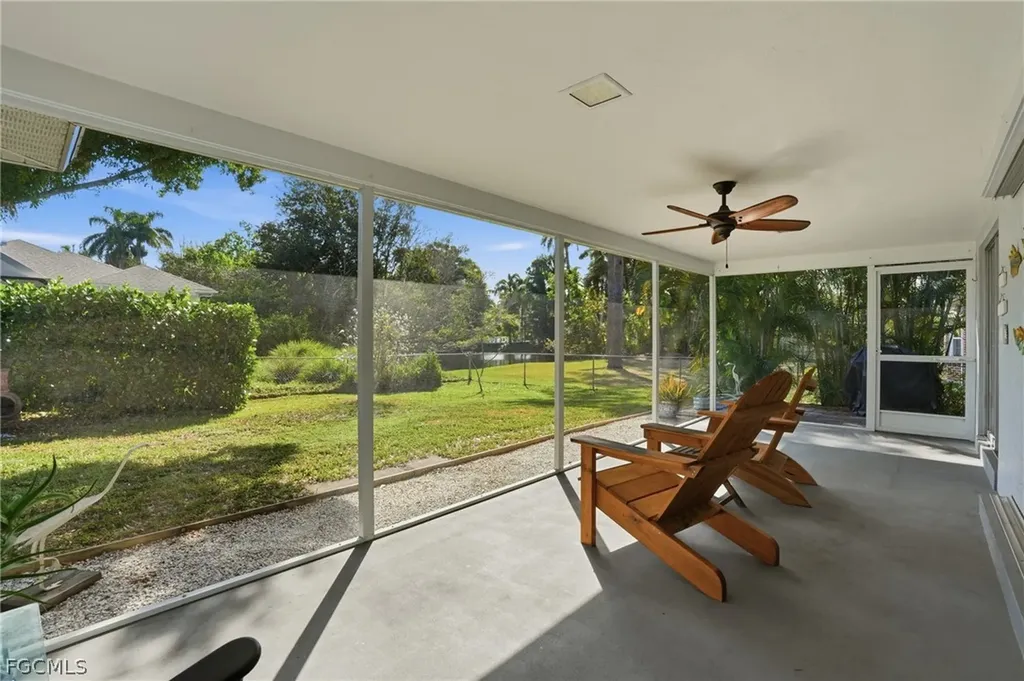 2500 10th Street N Naples FL 34103