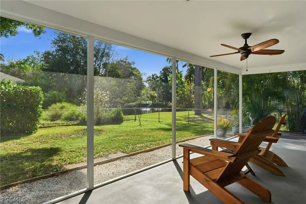 2500 10th Street N Naples FL 34103