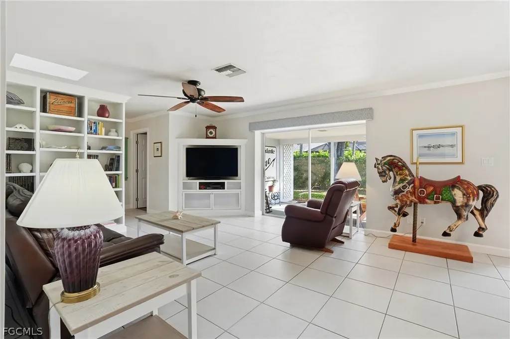2500 10th Street N Naples FL 34103