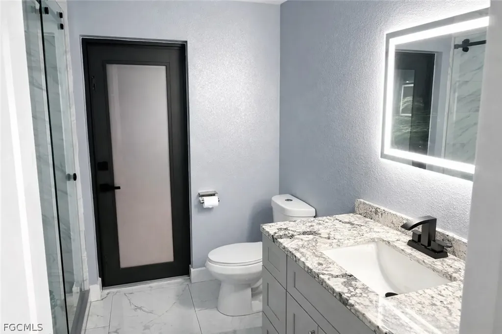 2208 SE 10th Street Cape Coral FL 33990