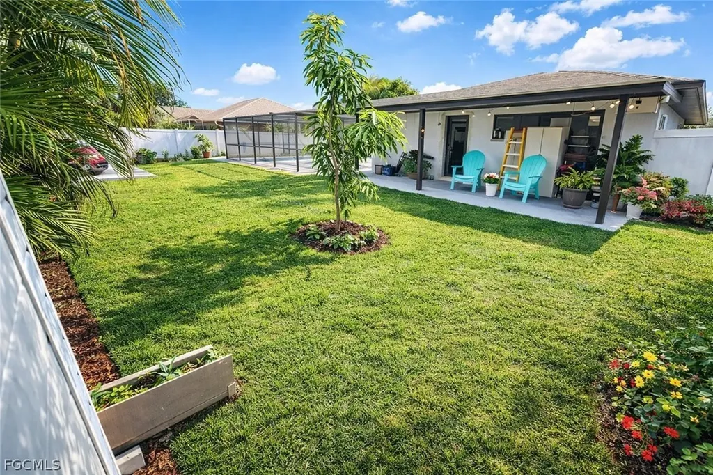 2208 SE 10th Street Cape Coral FL 33990