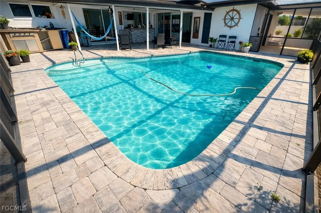 2208 SE 10th Street Cape Coral FL 33990