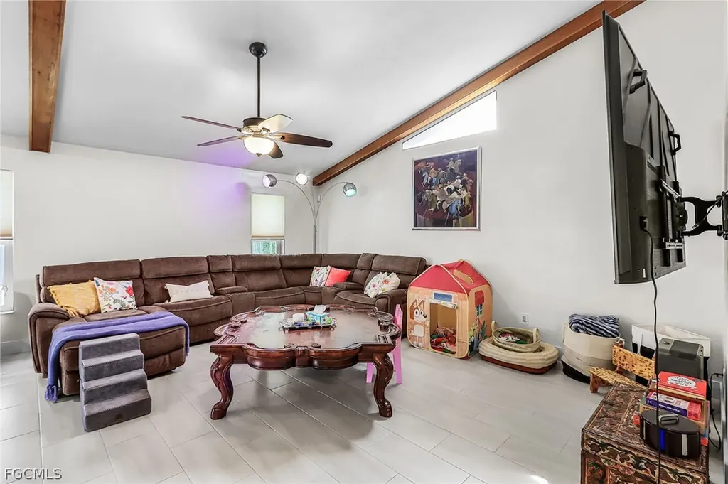 3819 SE 18th Place Cape Coral FL 33904