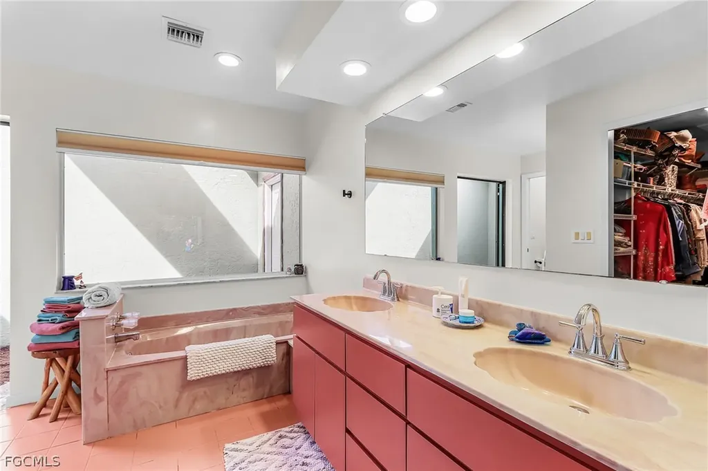 3819 SE 18th Place Cape Coral FL 33904