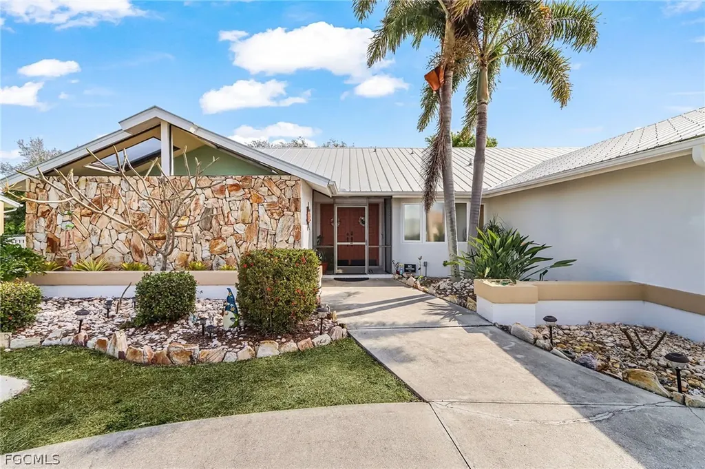 3819 SE 18th Place Cape Coral FL 33904