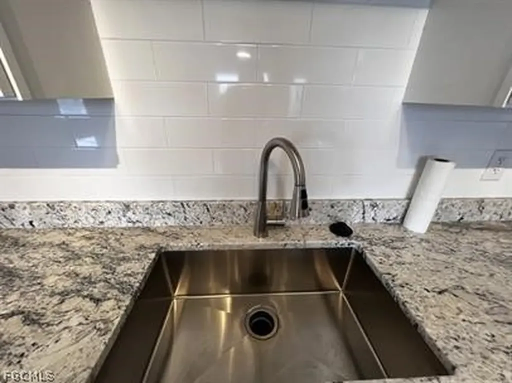1248 SE 7th Street Cape Coral FL 33990