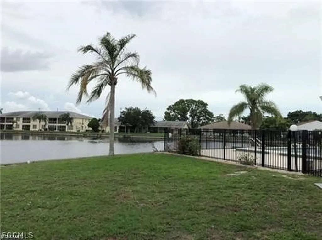 1248 SE 7th Street Cape Coral FL 33990