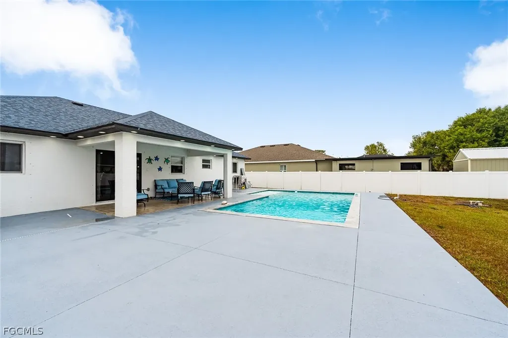 1203 NW 4th Street Cape Coral FL 33993