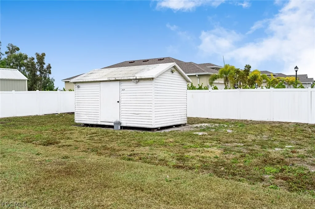 1203 NW 4th Street Cape Coral FL 33993
