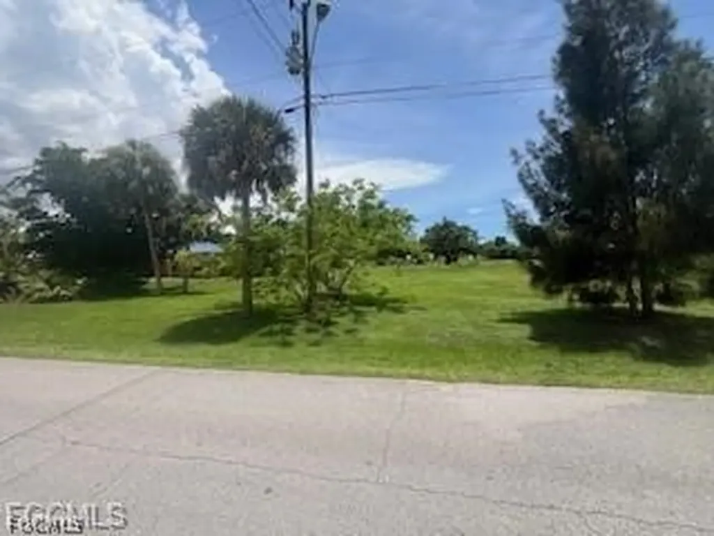 435 Monterey Street North Fort Myers FL 33903