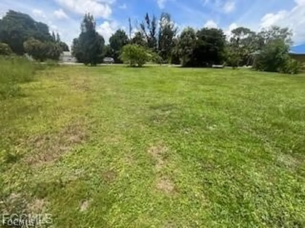 435 Monterey Street North Fort Myers FL 33903