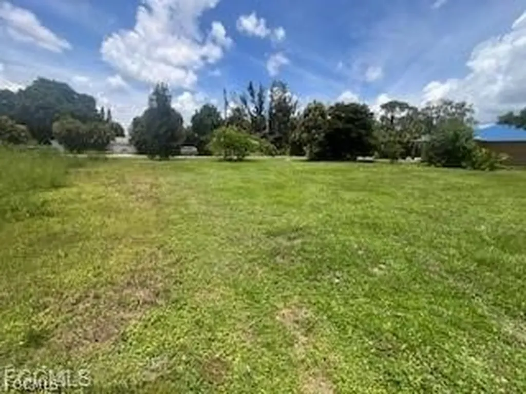 435 Monterey Street North Fort Myers FL 33903