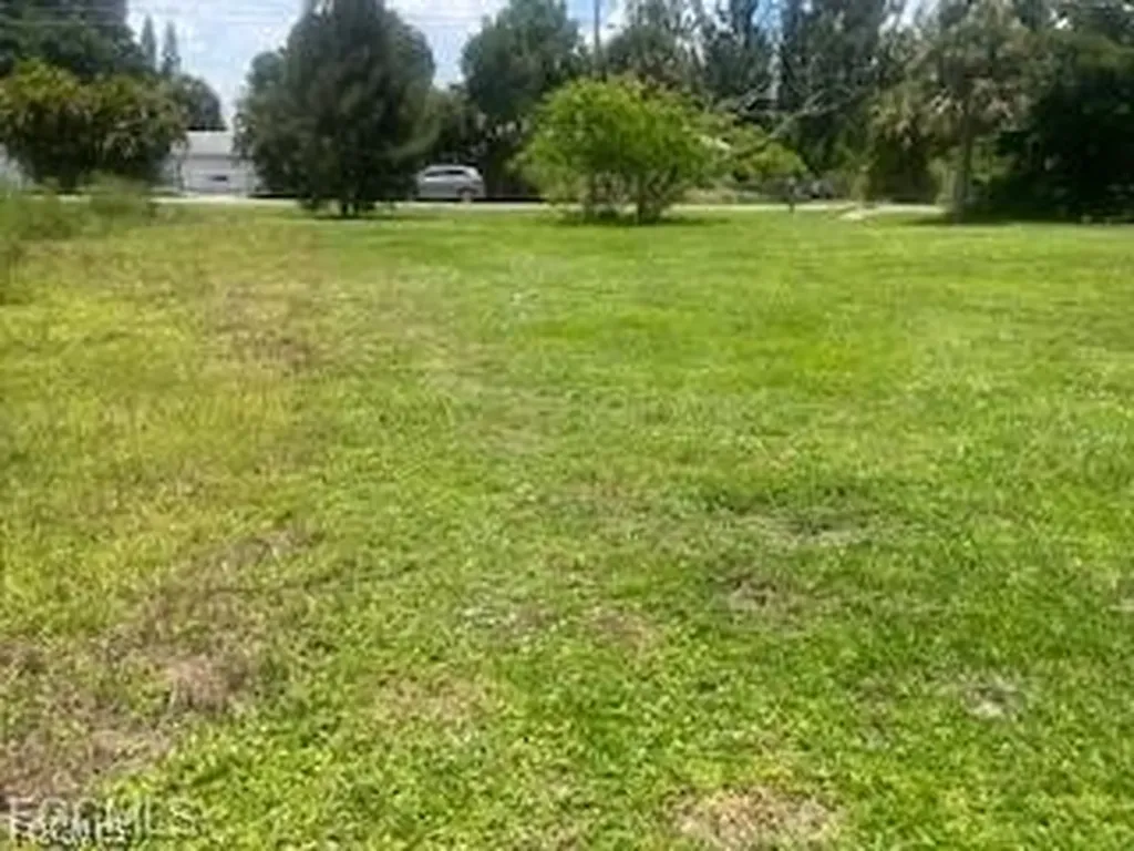 435 Monterey Street North Fort Myers FL 33903