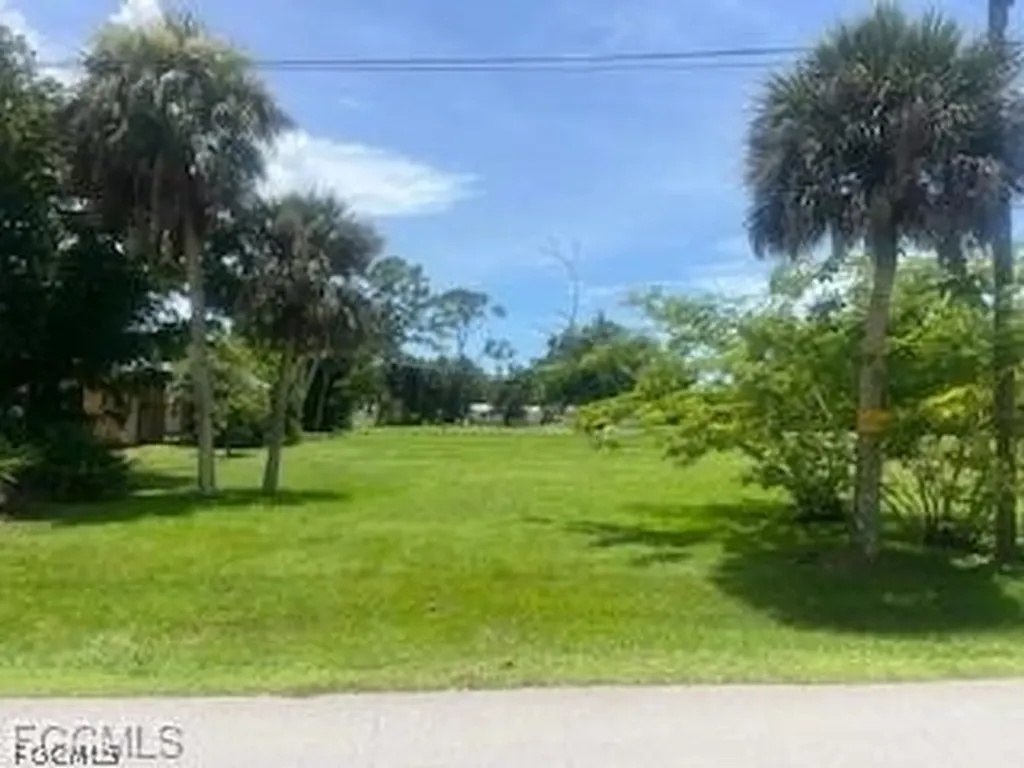 435 Monterey Street North Fort Myers FL 33903