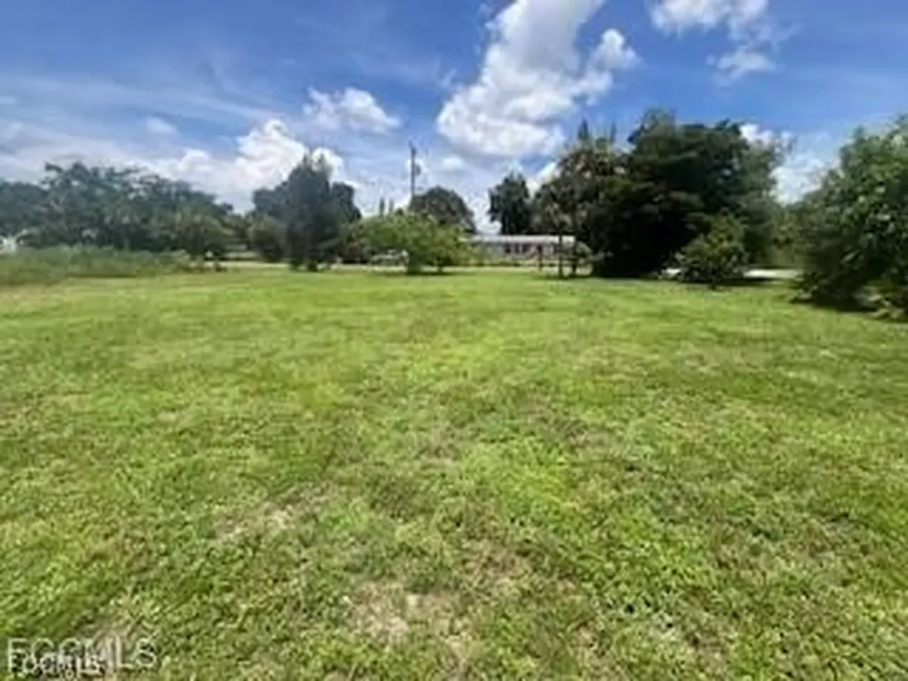 435 Monterey Street North Fort Myers FL 33903