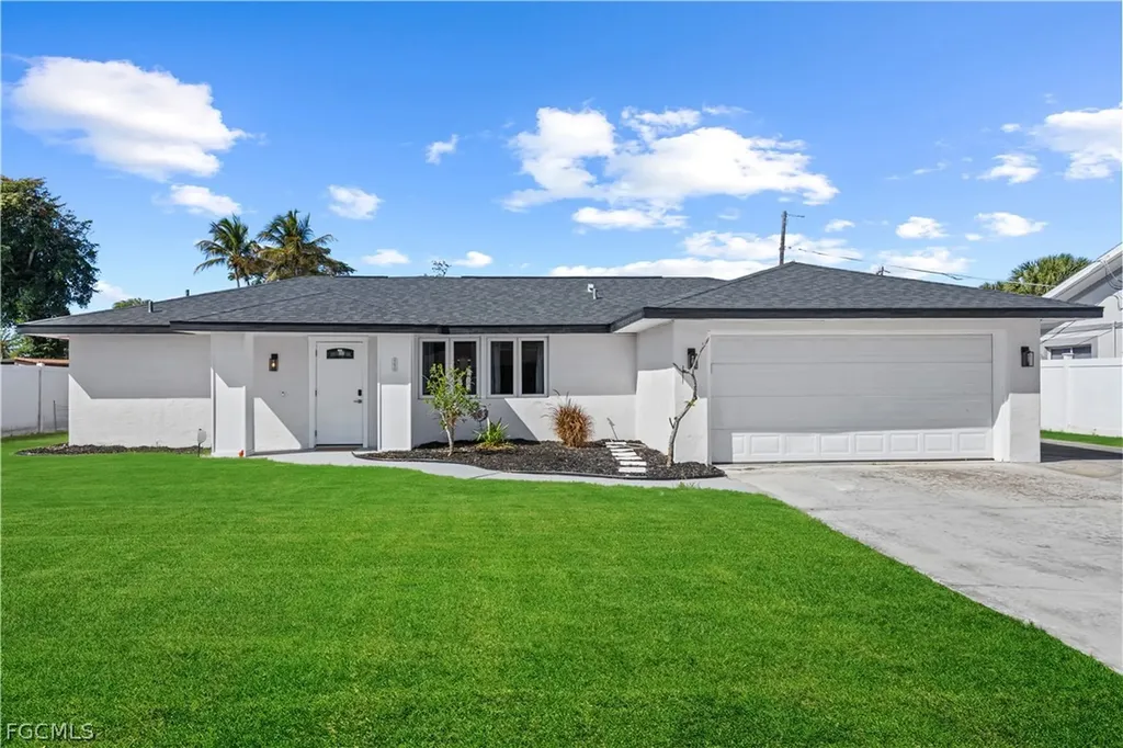 27670 Garrett Street Bonita Springs FL 34135