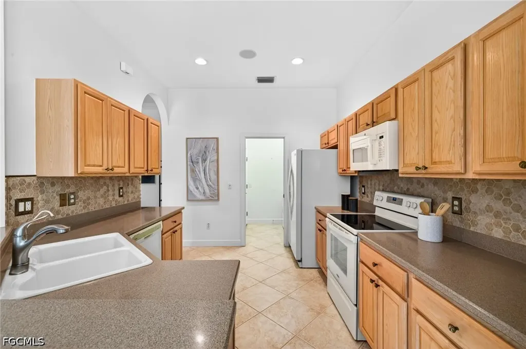 8923 Dartmoor Way Fort Myers FL 33908
