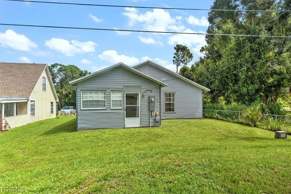 509 Capitol Street North Fort Myers FL 33903