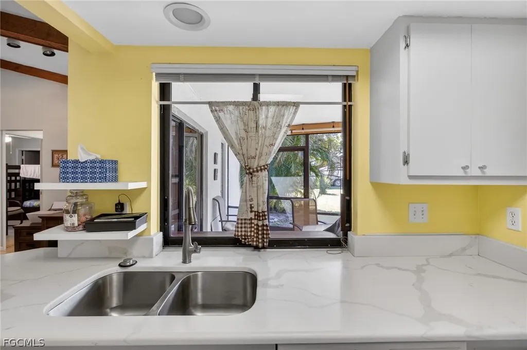 2314 SE 13th Street Cape Coral FL 33990