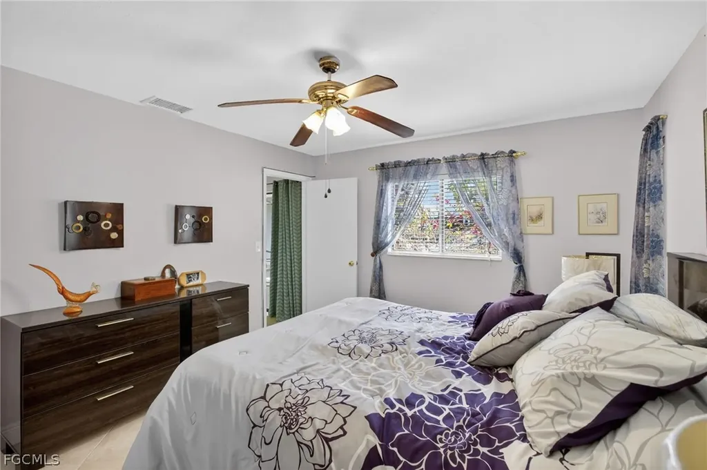 2314 SE 13th Street Cape Coral FL 33990