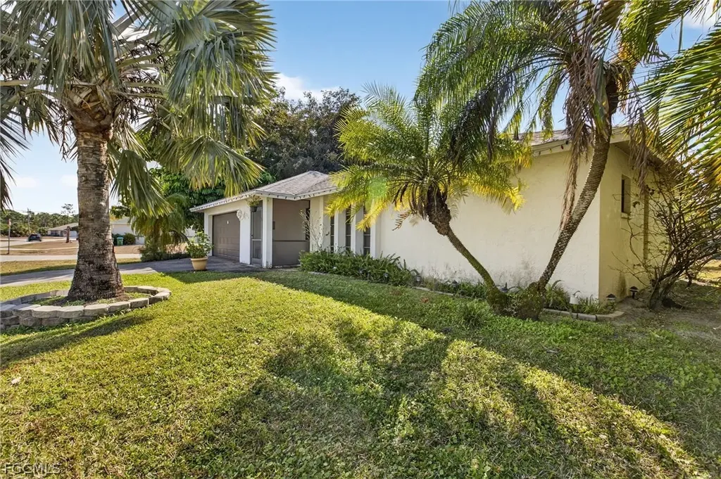 2314 SE 13th Street Cape Coral FL 33990