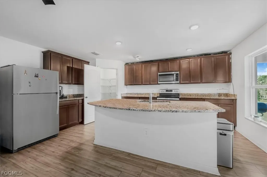828 Youngreen Drive Fort Myers FL 33913