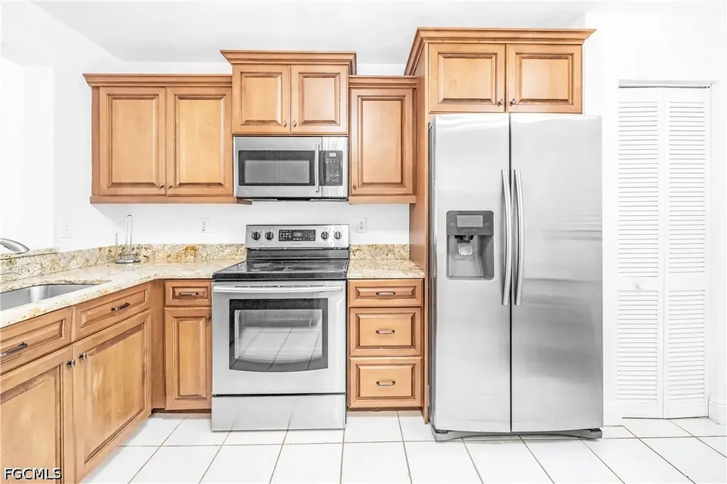 768 Landover Circle Naples FL 34104