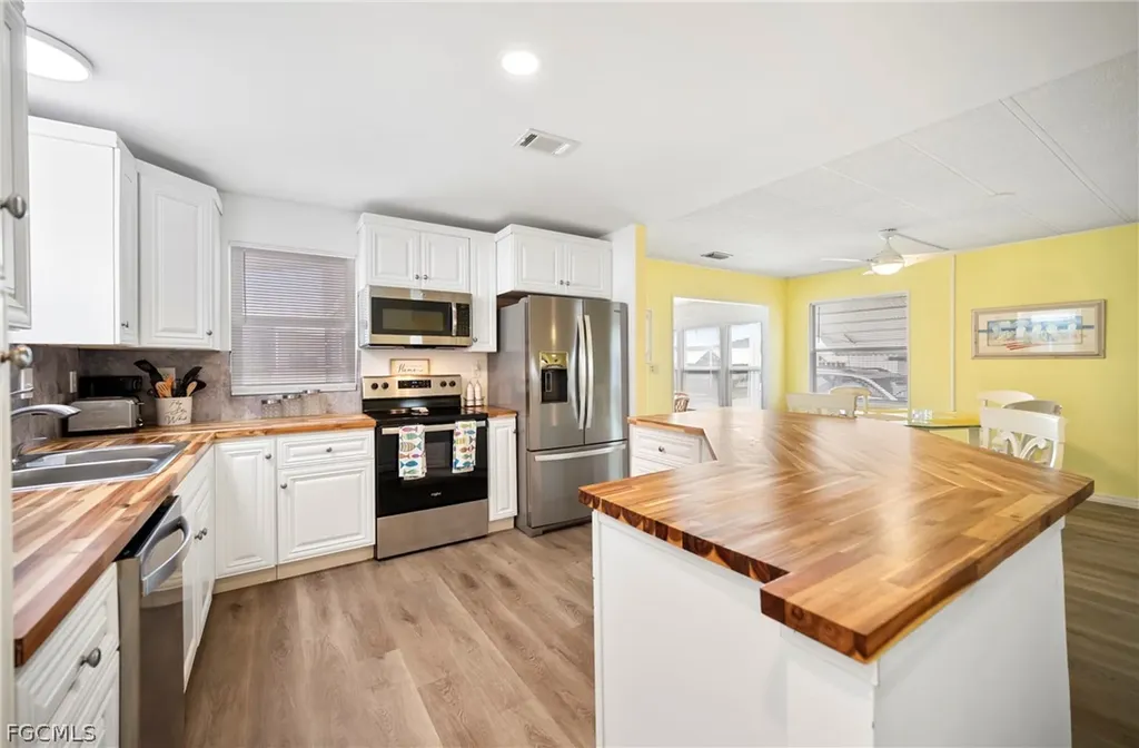 14715 Patrick Henry Road North Fort Myers FL 33917