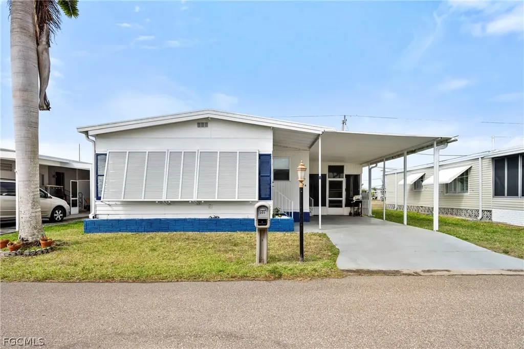 14715 Patrick Henry Road North Fort Myers FL 33917