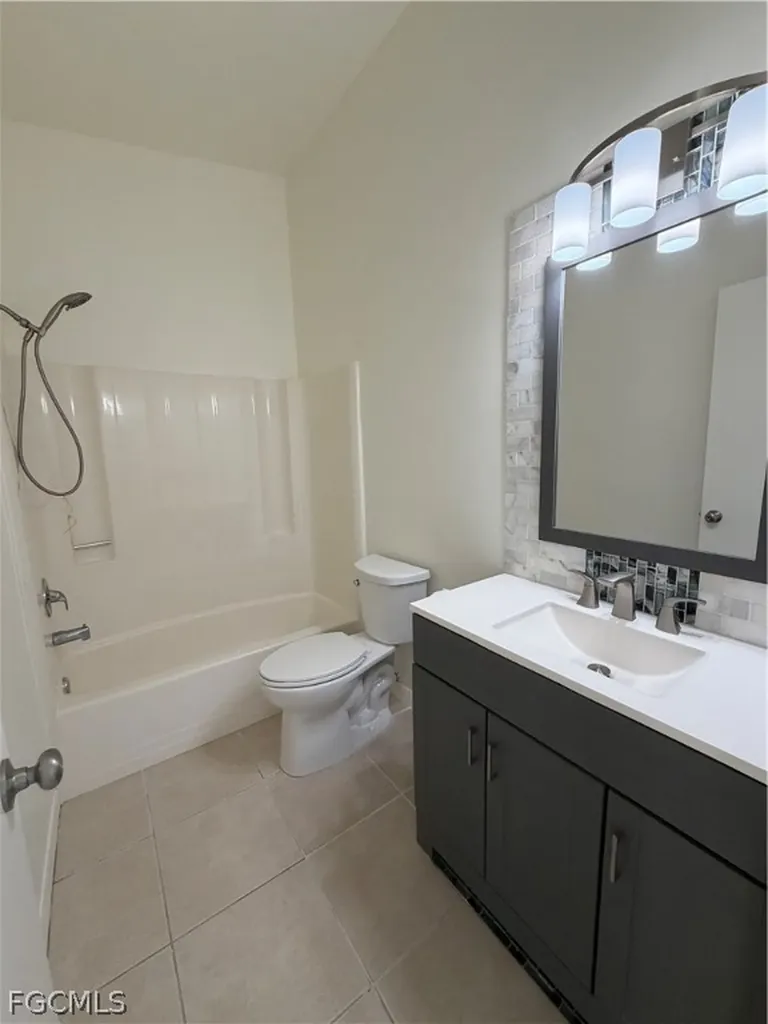 1905 NE 6th Street Cape Coral FL 33909