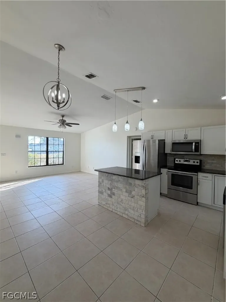 1905 NE 6th Street Cape Coral FL 33909
